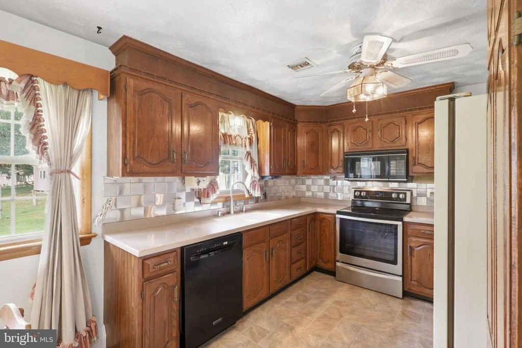Photo of 5893 AMBAU ROAD