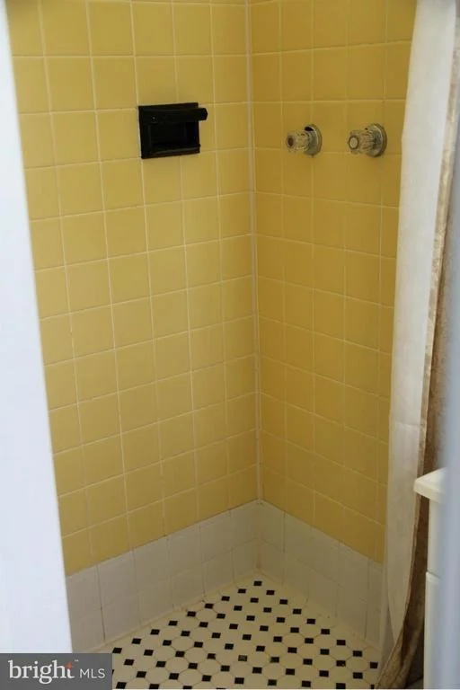 Photo of 6514 FAIRLAWN DRIVE