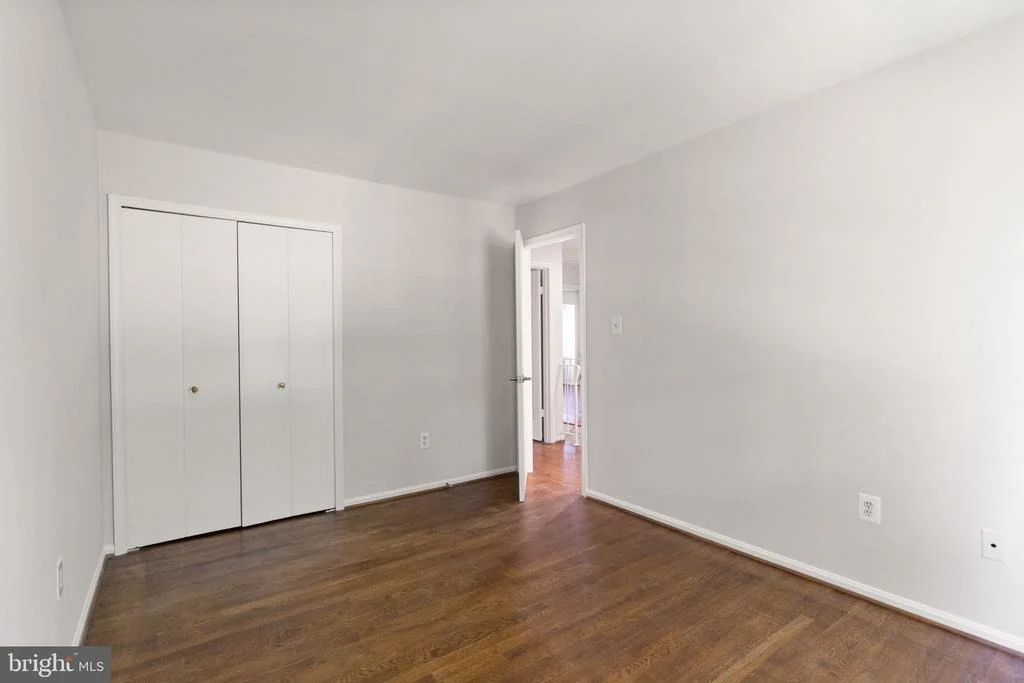 Photo of 2037 DURAND DRIVE