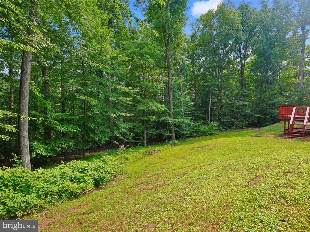 Photo of 8253 HONEYSUCKLE ROAD