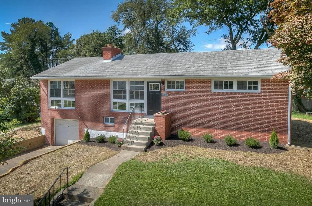 Photo of 1305 HEATHER HILL ROAD