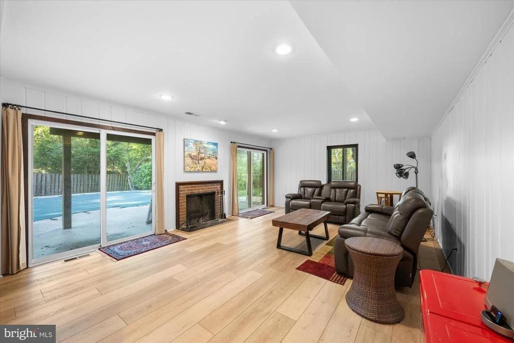 Photo of 6952 DUNCRAIG COURT