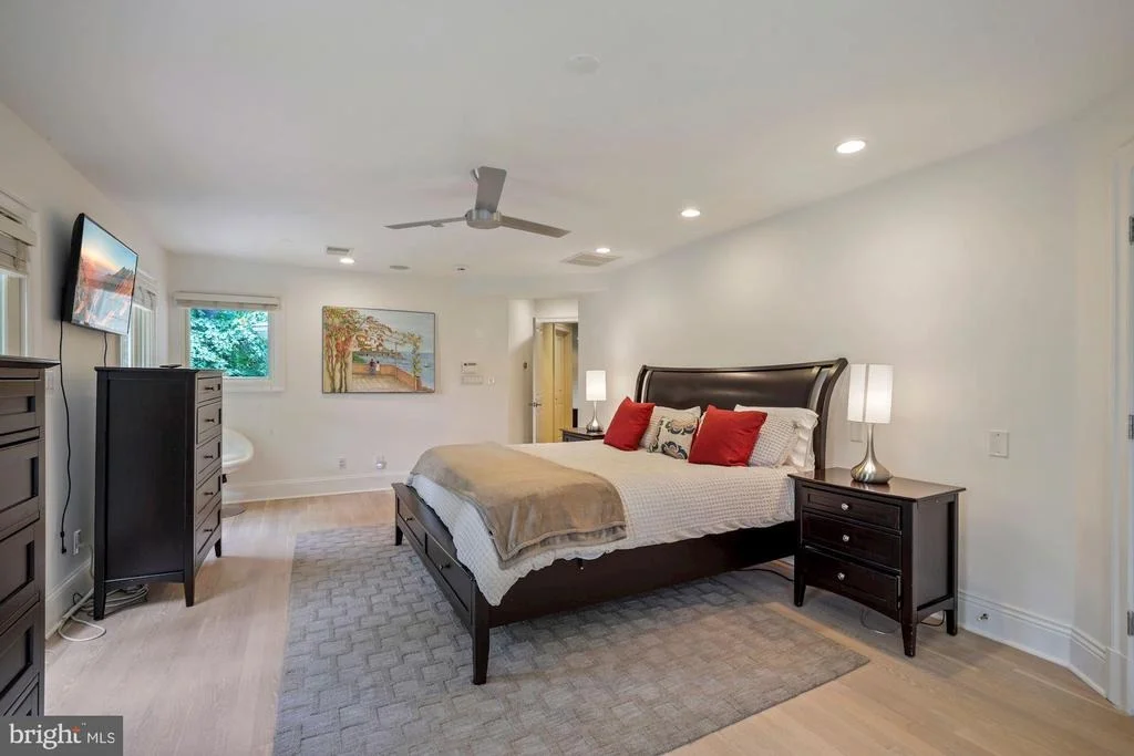 Photo of 1332 WINDY HILL
