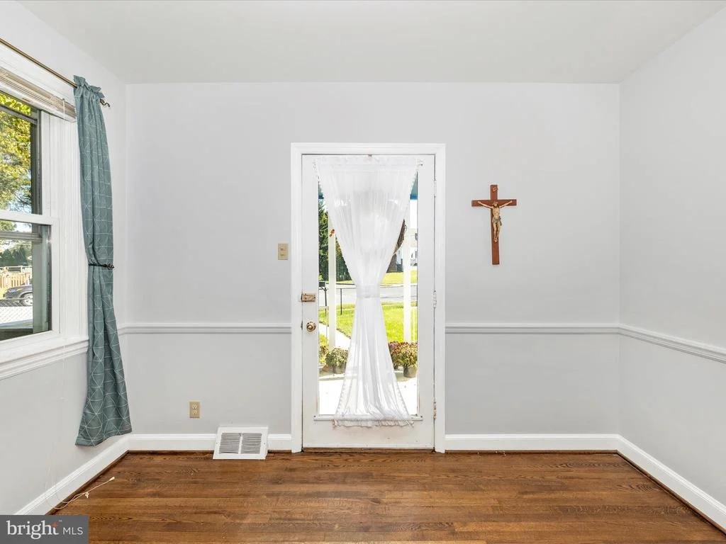 Photo of 1101 FAIRVIEW ROAD