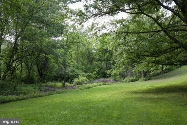 Photo of 1740 FAIRMOUNT ROAD