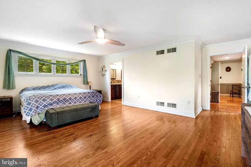 Photo of 955 STAYMAN DRIVE