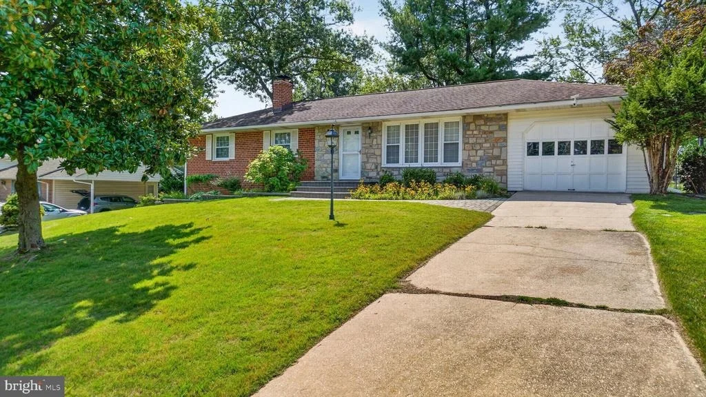 Photo of 3131 CASTLELEIGH ROAD