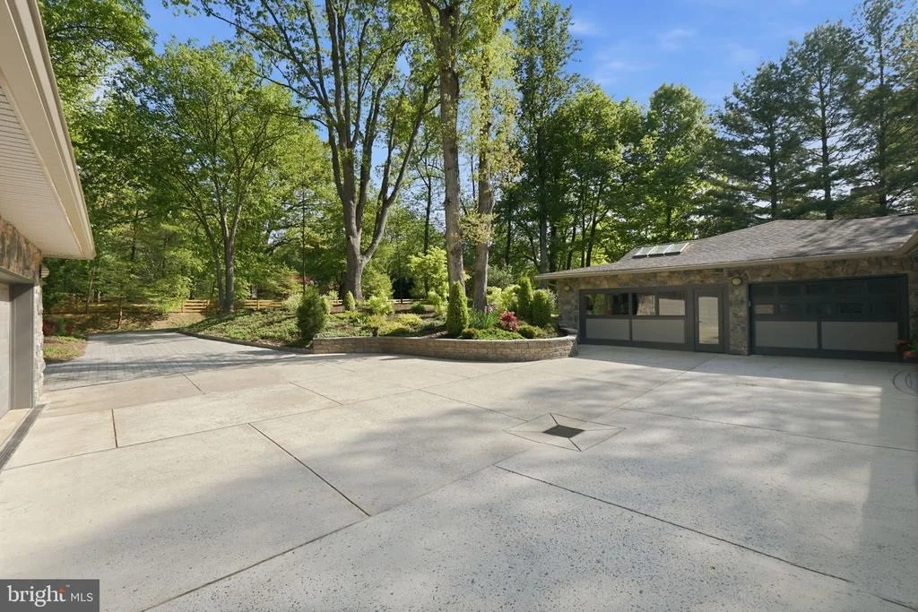 Photo of 15130 SPRINGFIELD ROAD