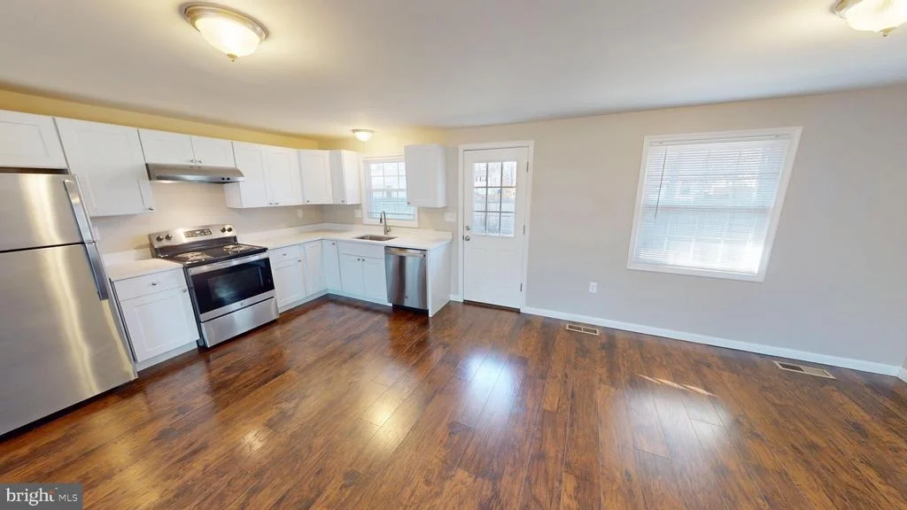 Photo of 5014 NICHOLAS ROAD