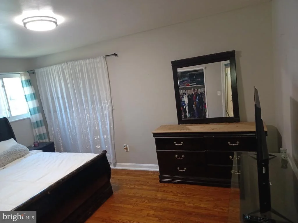 Photo of 9723 BRADDOCK ROAD