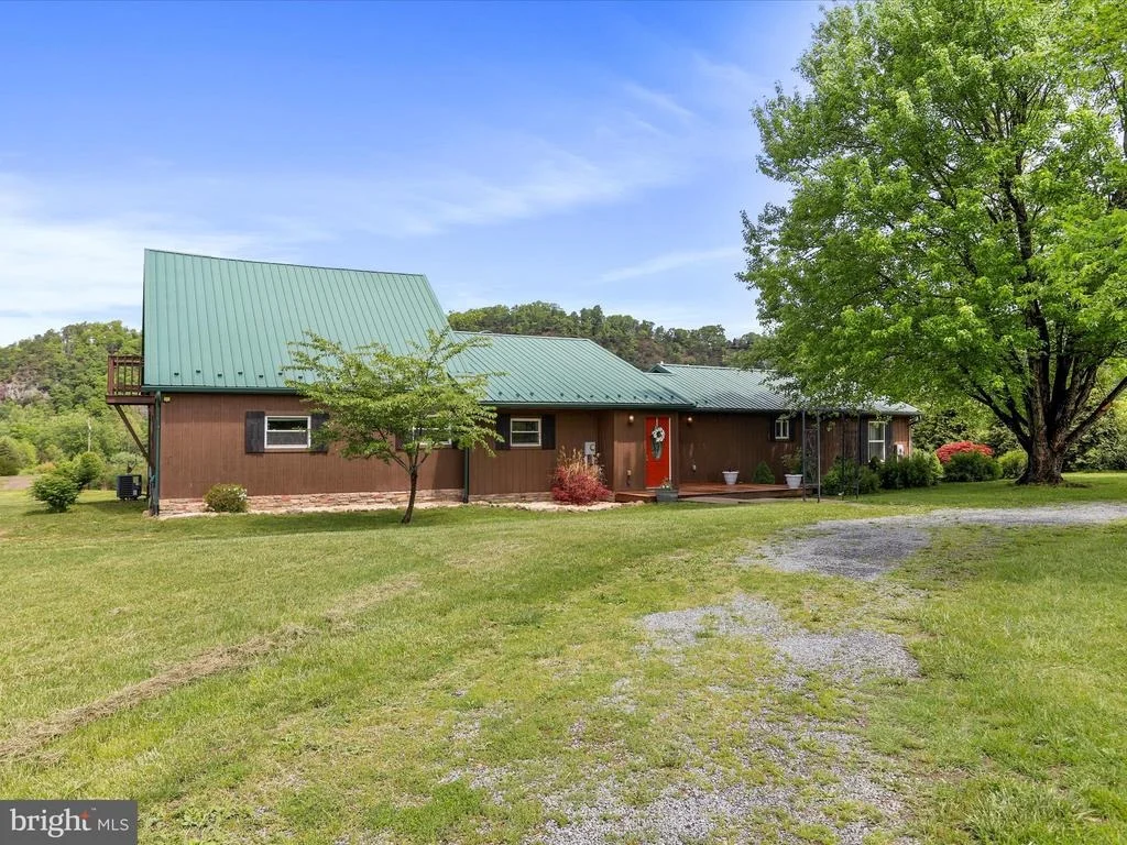 Photo of 1063 GEORGE ARNOLD LANE