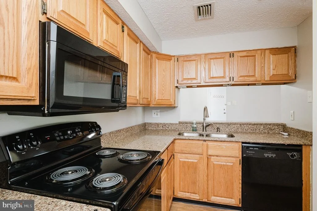 Photo of Unit 207J at 207 OAK LEAF CIRCLE