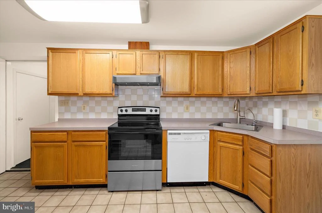 Photo of 8517 NEW CUT ROAD