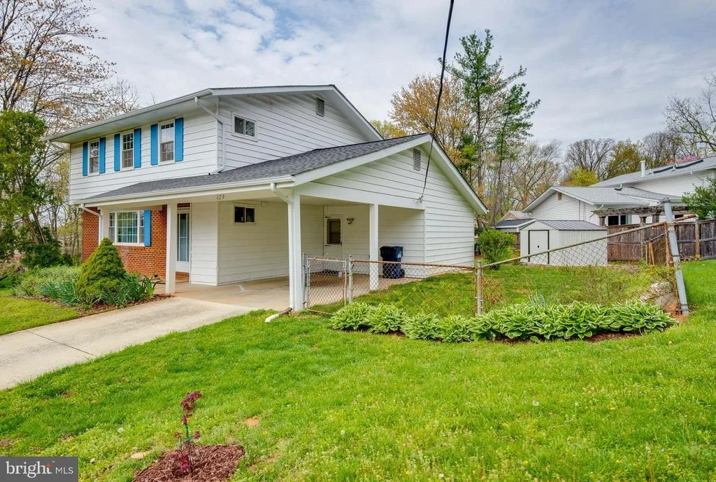 Photo of 129 HEDGEWOOD DRIVE