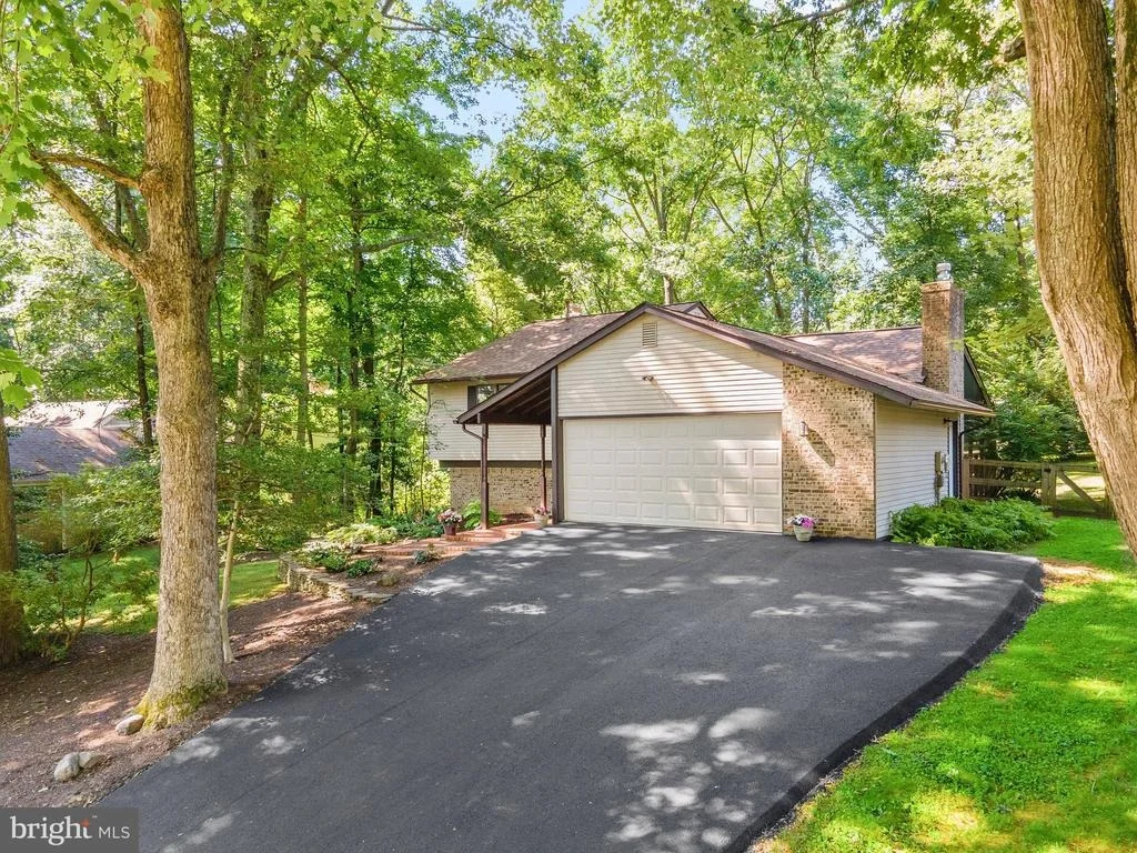 Photo of 11247 HANDLEBAR ROAD