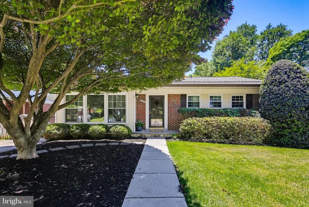 Photo of 504 WATERFORD ROAD