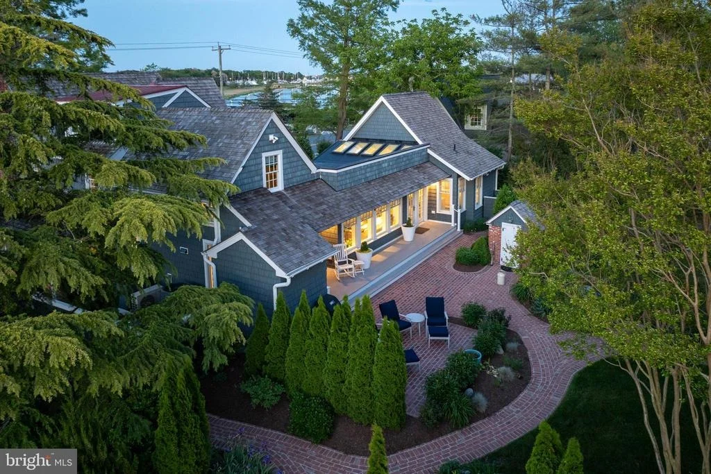 Photo of 410 PILOTTOWN ROAD