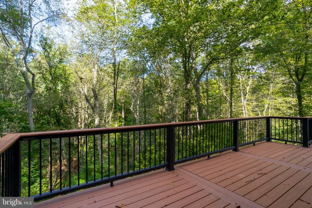 Photo of 2010 FALLSGROVE WAY