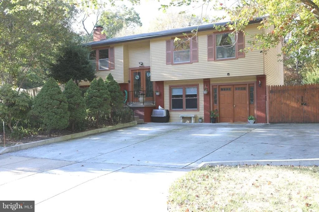 Photo of 1320 RAINBOW DRIVE