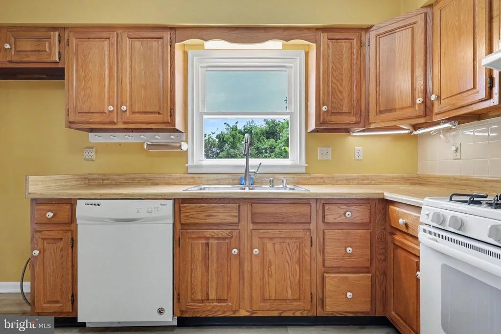 Photo of 2105 SHAWN DRIVE