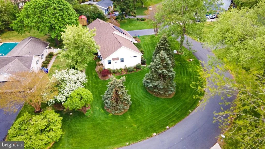 Photo of 30390 E MILL RUN