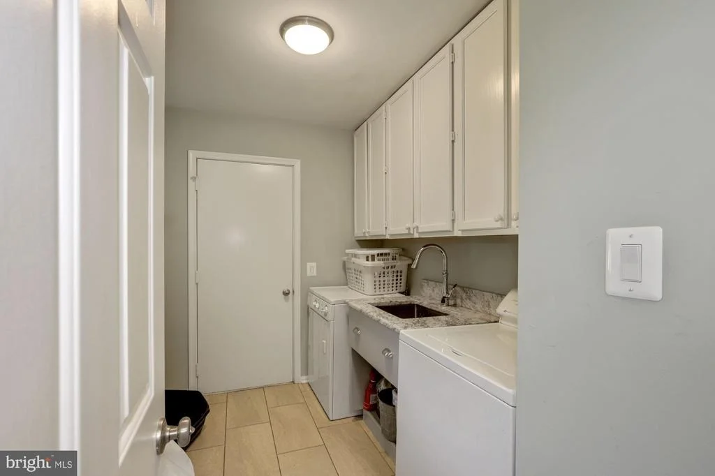 Photo of 800 BRIDGEPORT WAY