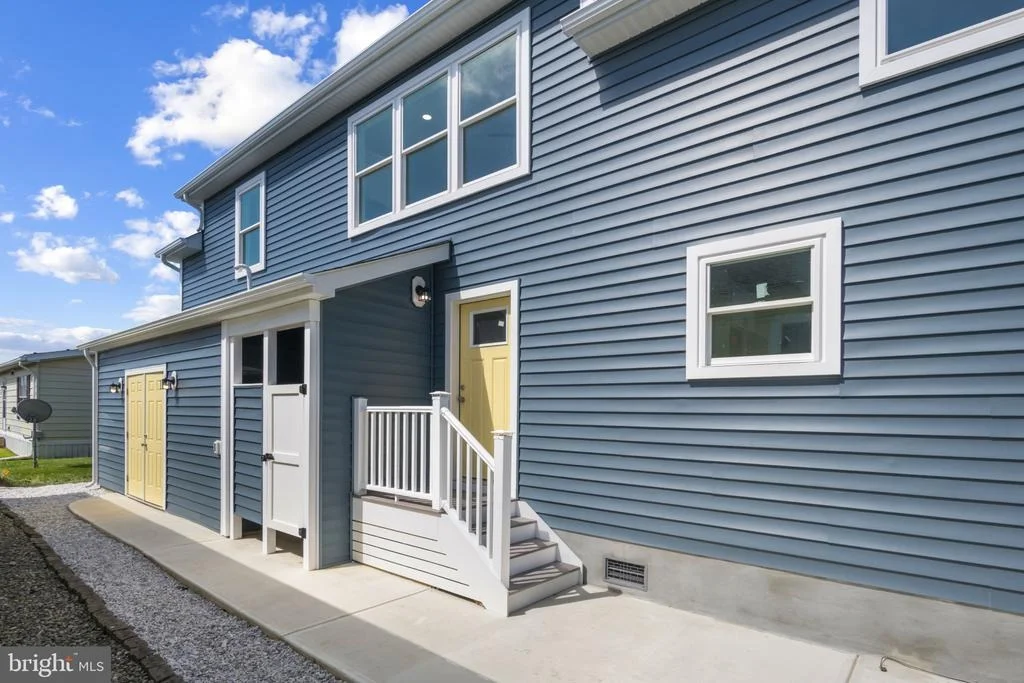 Photo of 179 BEACHCOMBER LANE