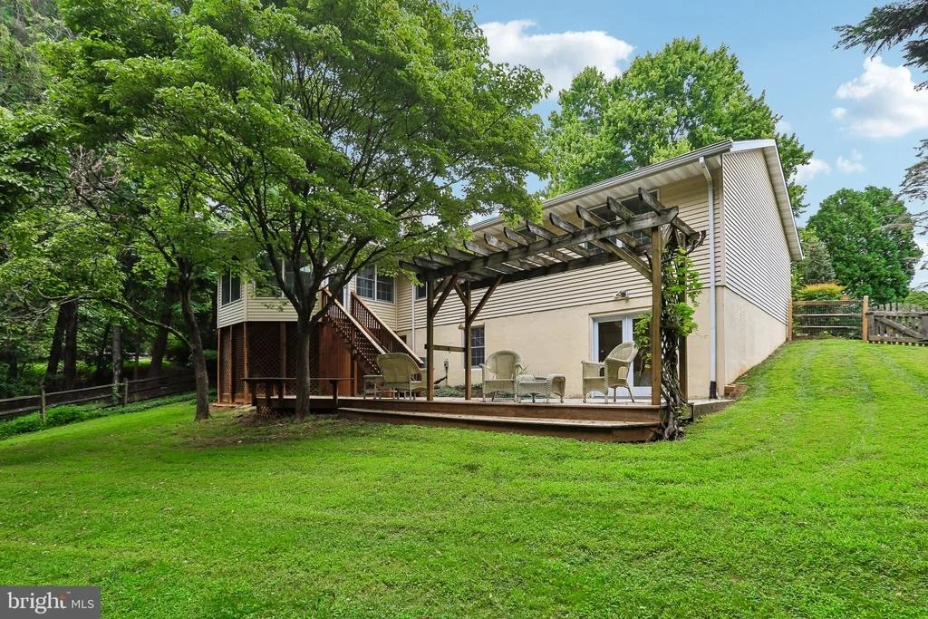Photo of 24833 SHOWBARN CIRCLE