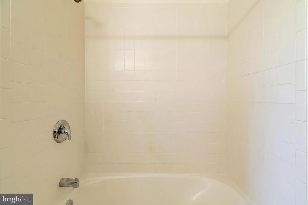 Photo of 142 W SHORE DRIVE