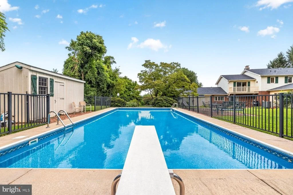 Photo of 6916 SUMMERSWOOD DRIVE