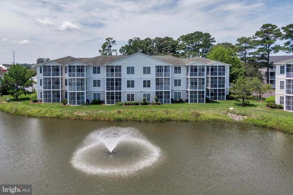 Photo of Unit 4303 at 20007 SANDY BOTTOM CIRCLE