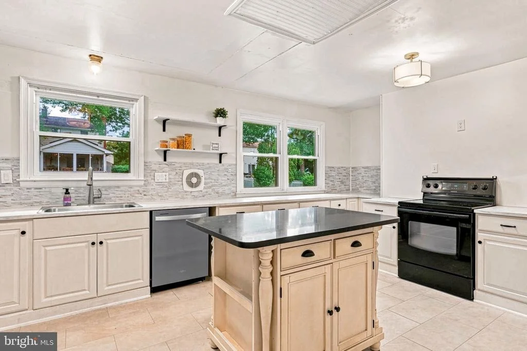Photo of 2500 SALEM DRIVE
