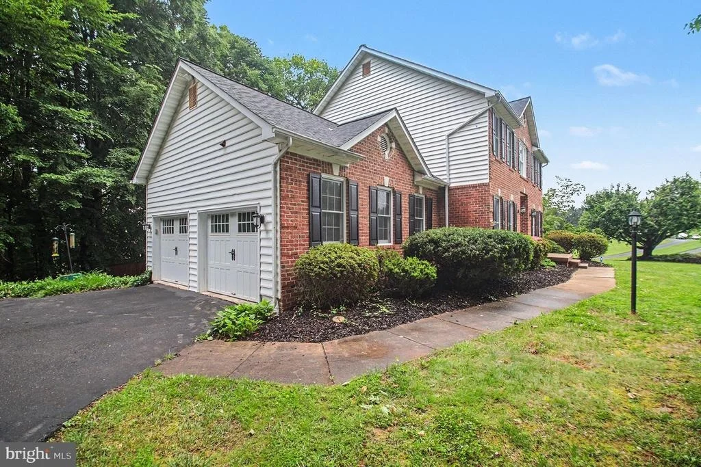 Photo of 7182 BREWSTER LANE
