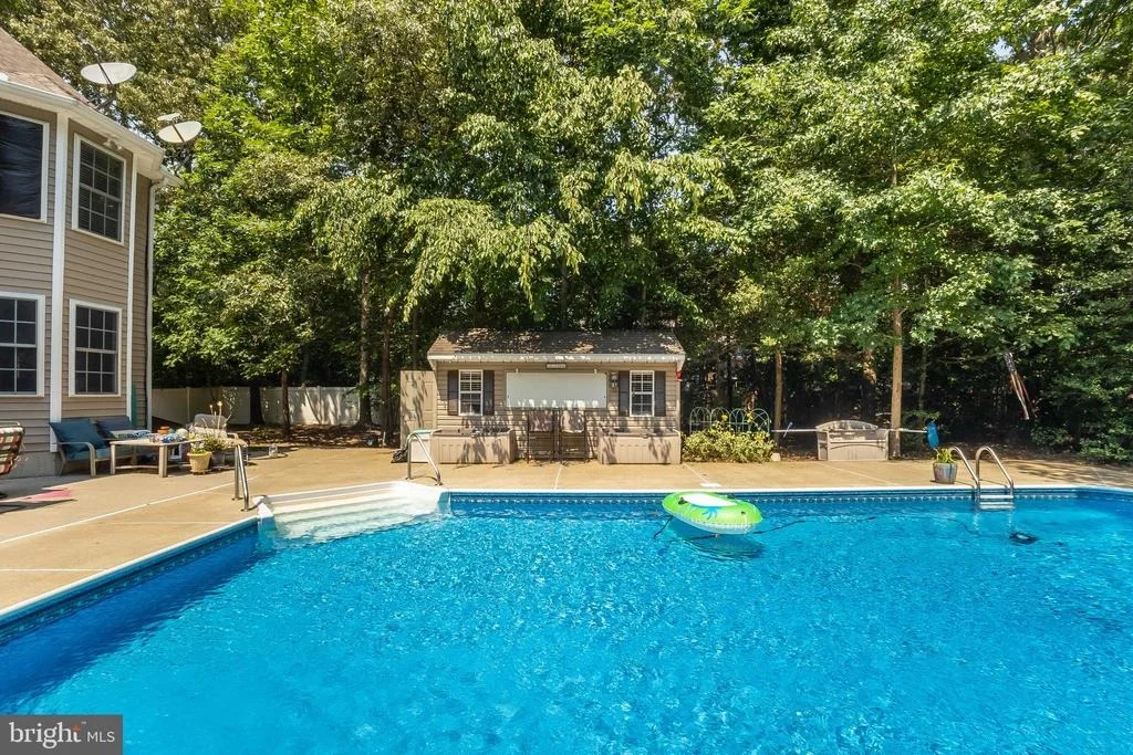 Photo of 17644 MEADOW DRIVE