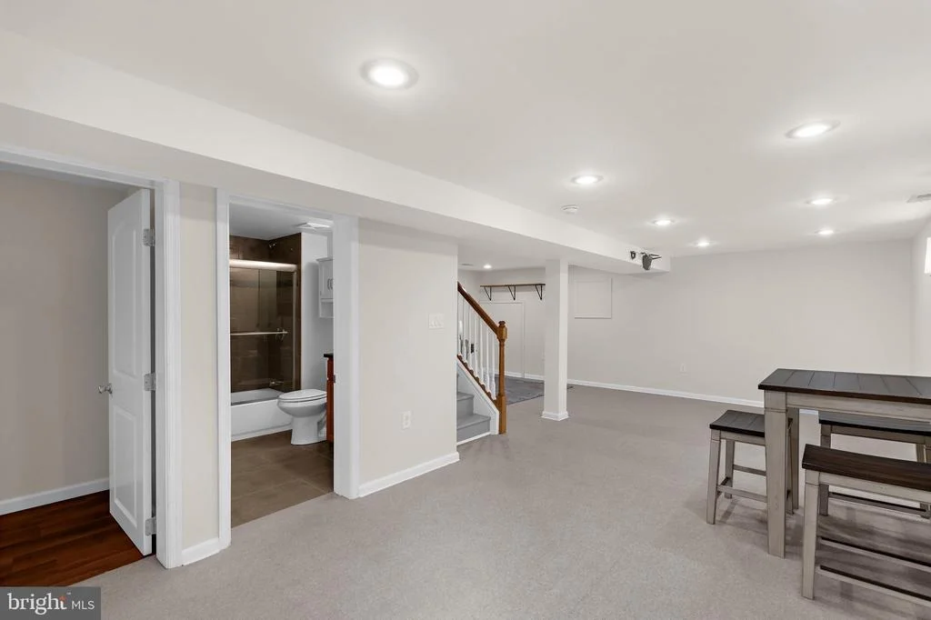 Photo of 1300 GILBERT PLACE
