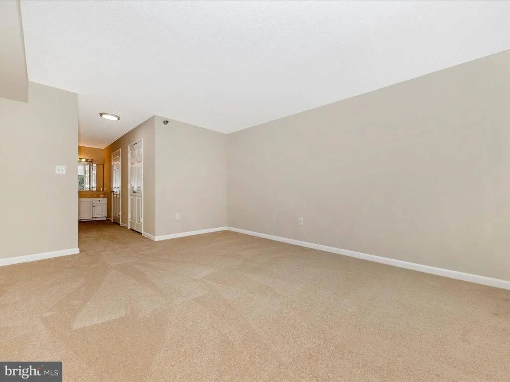 Photo of Unit 402 at 14809 PENNFIELD CIRCLE