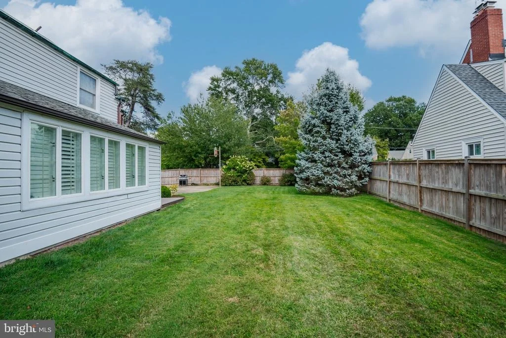 Photo of 104 WILLIAMSBURG DRIVE
