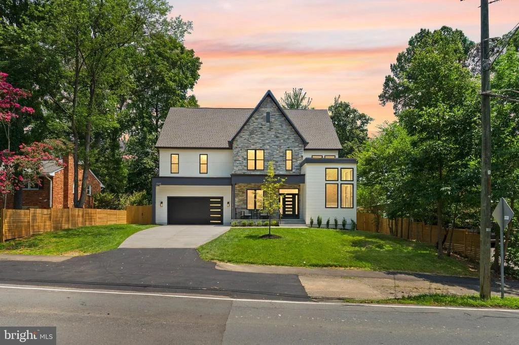 Photo of 1915 GREAT FALLS STREET
