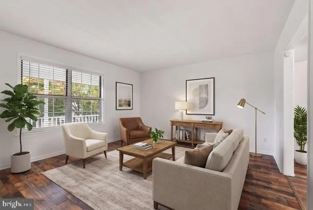 Photo of 2309 MAPLEWOOD DRIVE