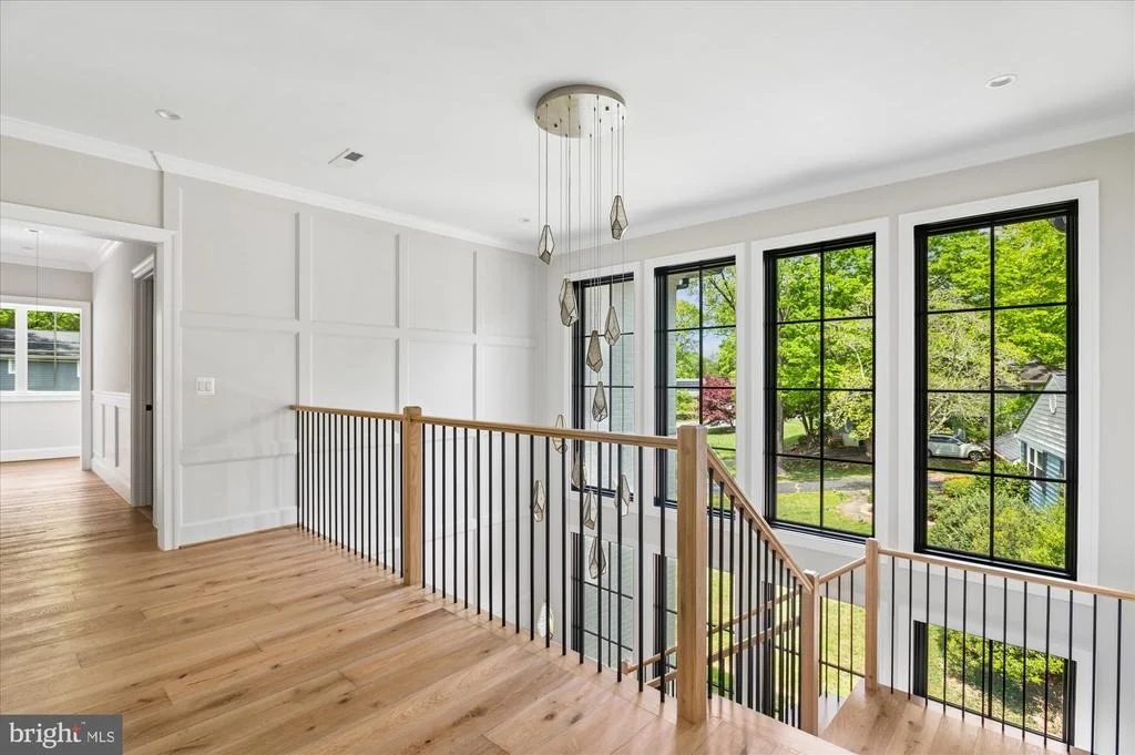 Photo of 1515 CRESTWOOD LANE