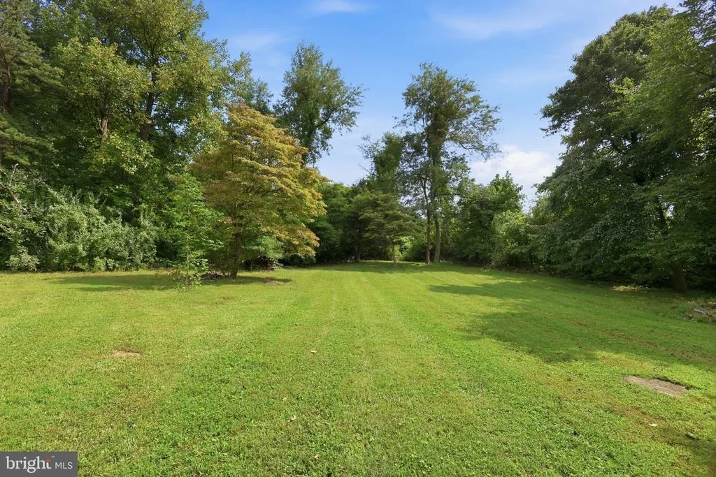 Photo of 4507 REMOUNT ROAD