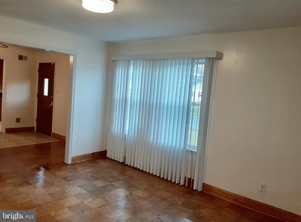 Photo of 1110 HAMLIN ROAD
