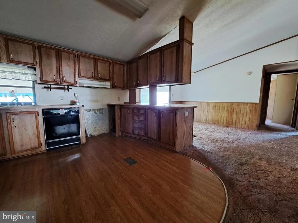 Photo of 6706 WHITELEY ROAD