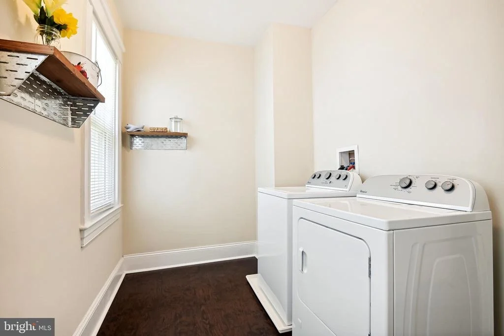 Photo of 607 ALDERSHOT ROAD