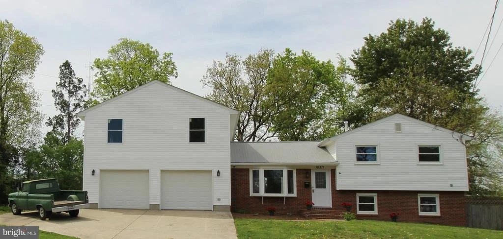 Photo of 10311 LOMOND DRIVE