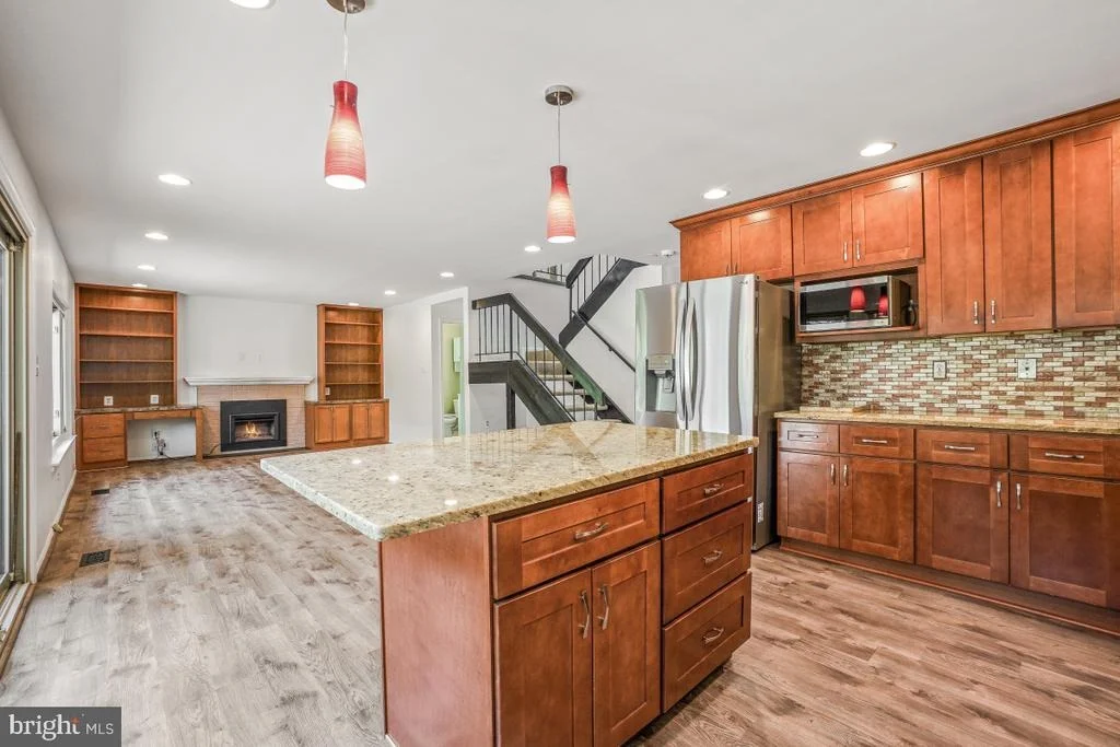 Photo of 19005 HARKNESS LANE