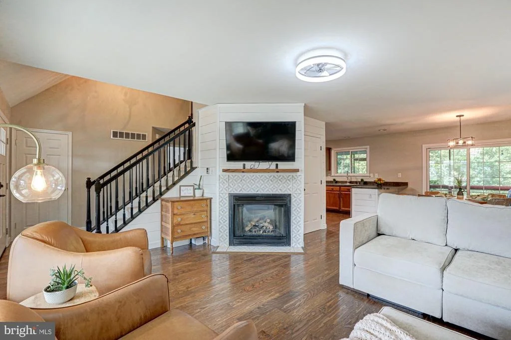 Photo of 119 N MEADOW DRIVE