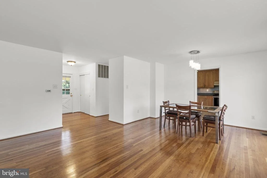 Photo of 18008 MUNCASTER ROAD