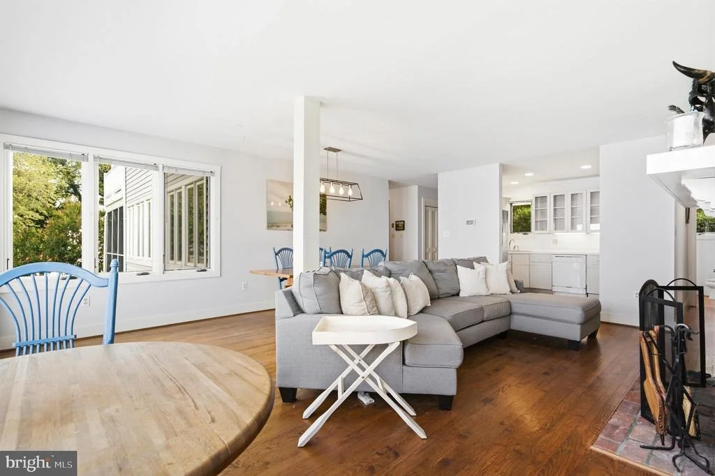 Photo of 5424 BEACH DRIVE