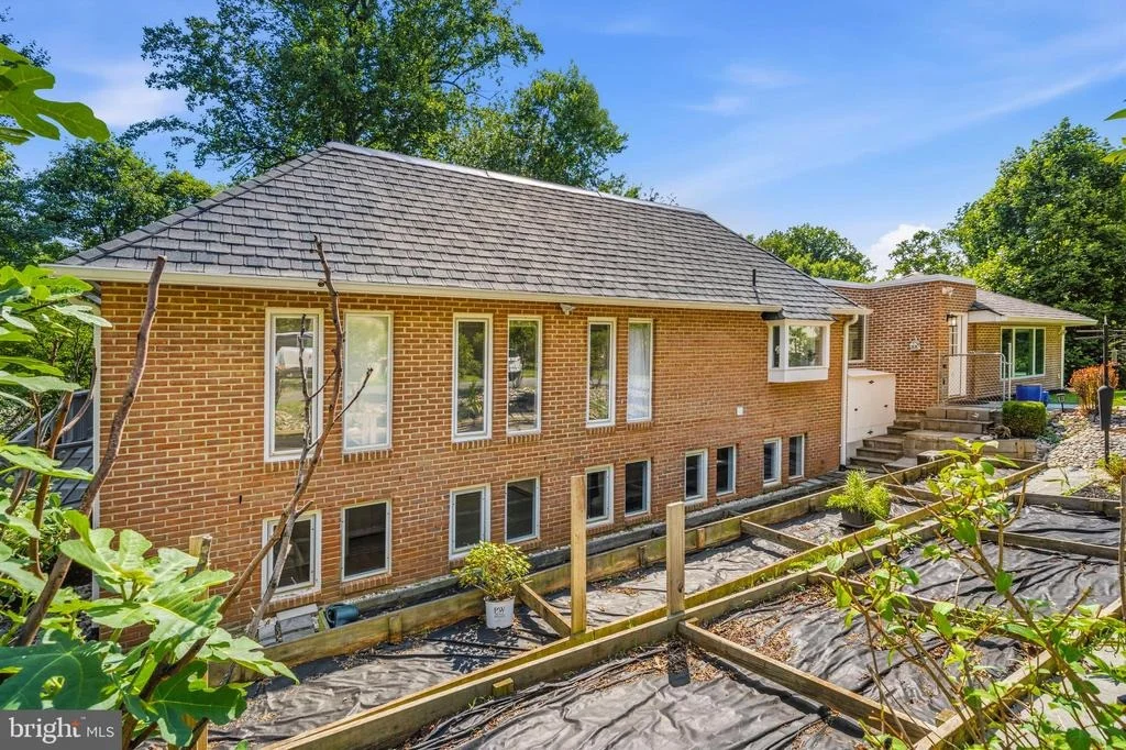 Photo of 9416 HOLBROOK LANE